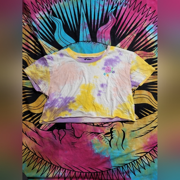 Alab - Still Trippin' Crop Top - Picture 3 of 6